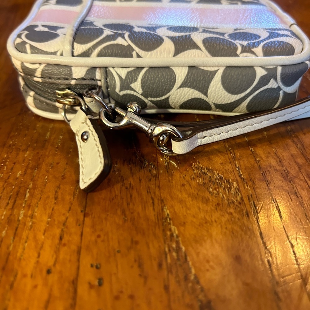 Coach Small Wristlet Gray & White w/ Pink Stripe NWOT!! - Picture 10 of 13